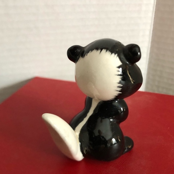 Vtg Anthropomorphic Skunk Figurine - Picture 4 of 12